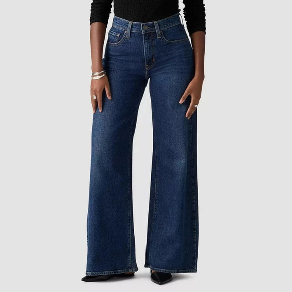 NEW Levi High Rise Wide Leg Jeans